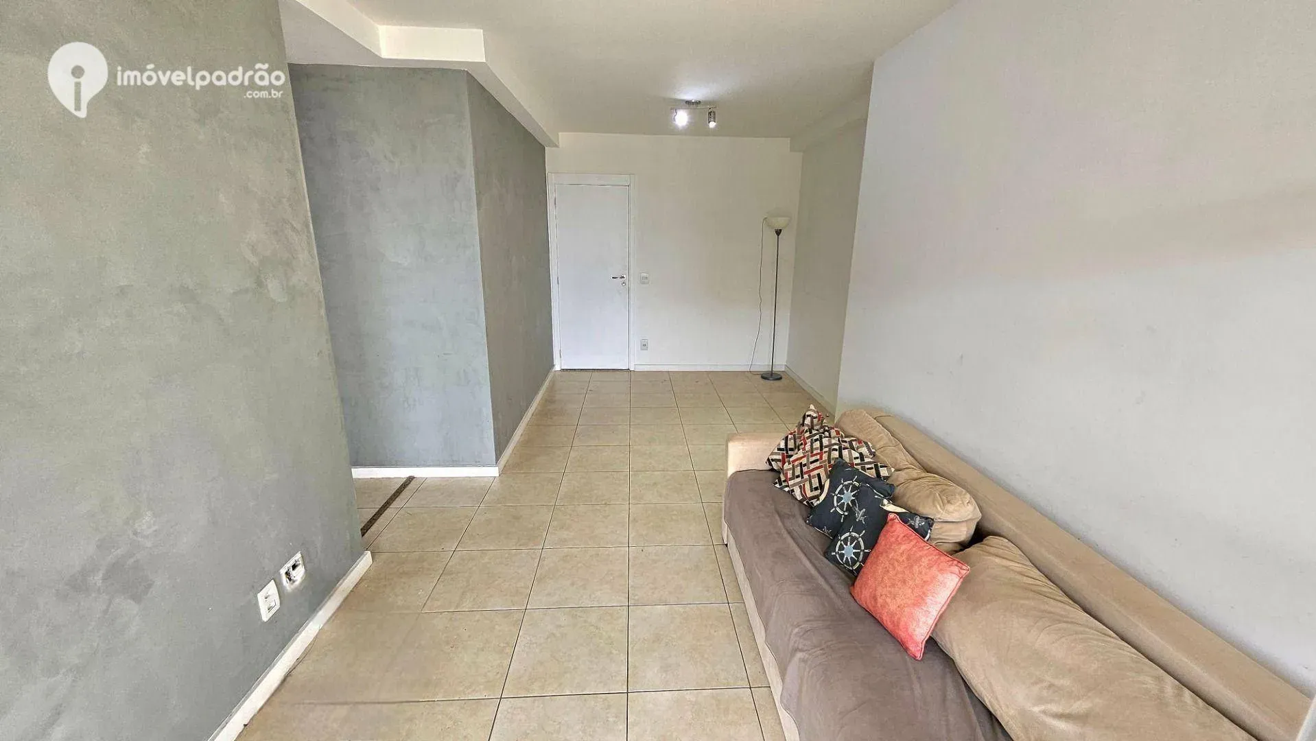 Furnished 2-bedroom apartment with enclosed balcony — photo 24