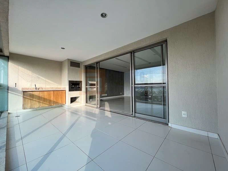 236 m² apartment with 4 en-suite bedrooms and gourmet balcony — photo 8