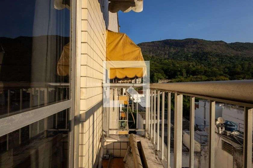 Duplex penthouse with 320 m², 1 bedroom and balcony — photo 14