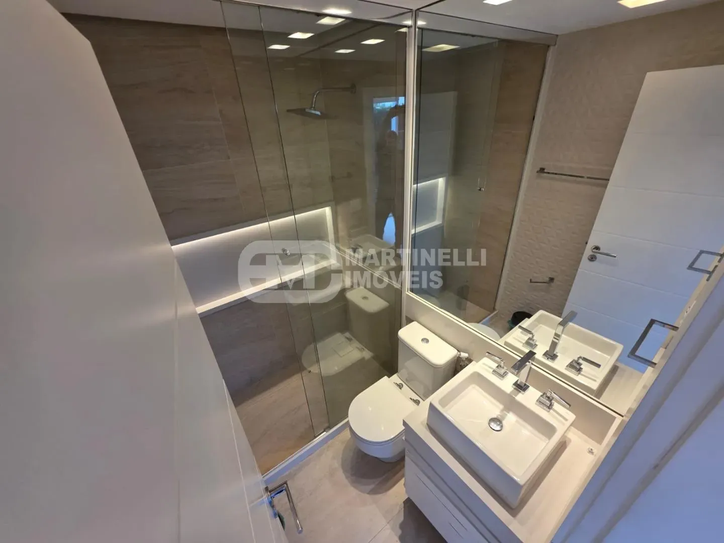 Furnished house with 5 bedrooms and 5 bathrooms — photo 16