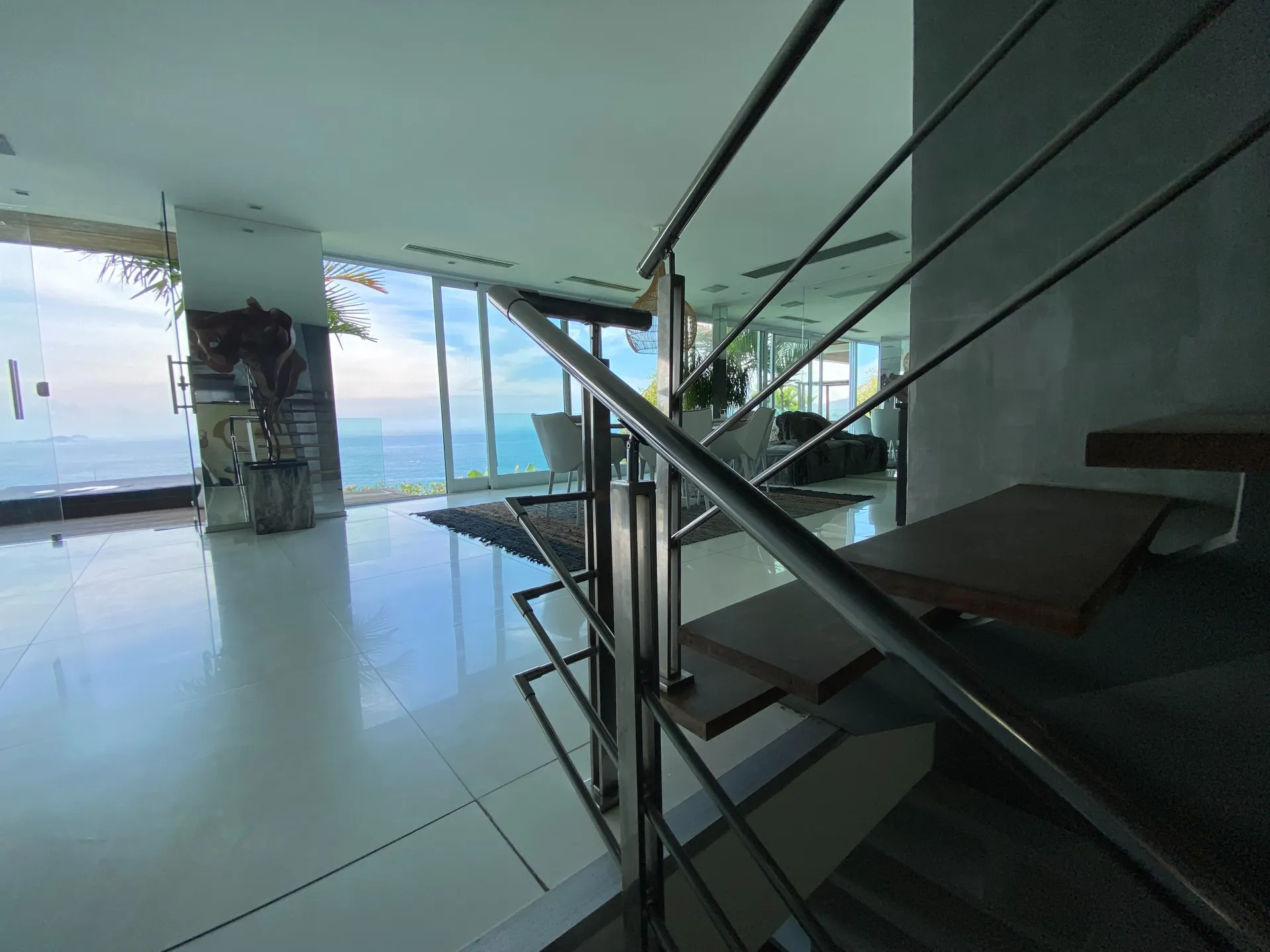800 m² house with 5 bedrooms and an open-plan kitchen — photo 15