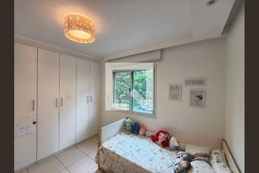 Furnished apartment, 103 m², with a glass-enclosed balcony — photo 5