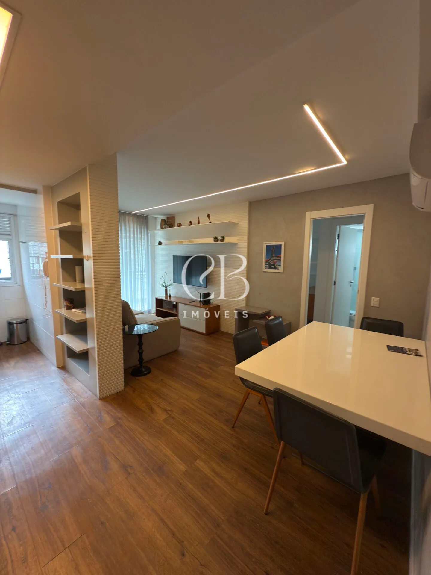 Furnished 2-bedroom apartment with en-suite bathrooms — photo 13