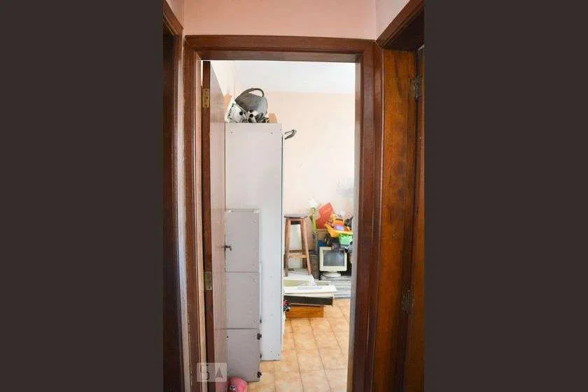 2-bedroom apartment with a closed kitchen and gas stove — photo 12