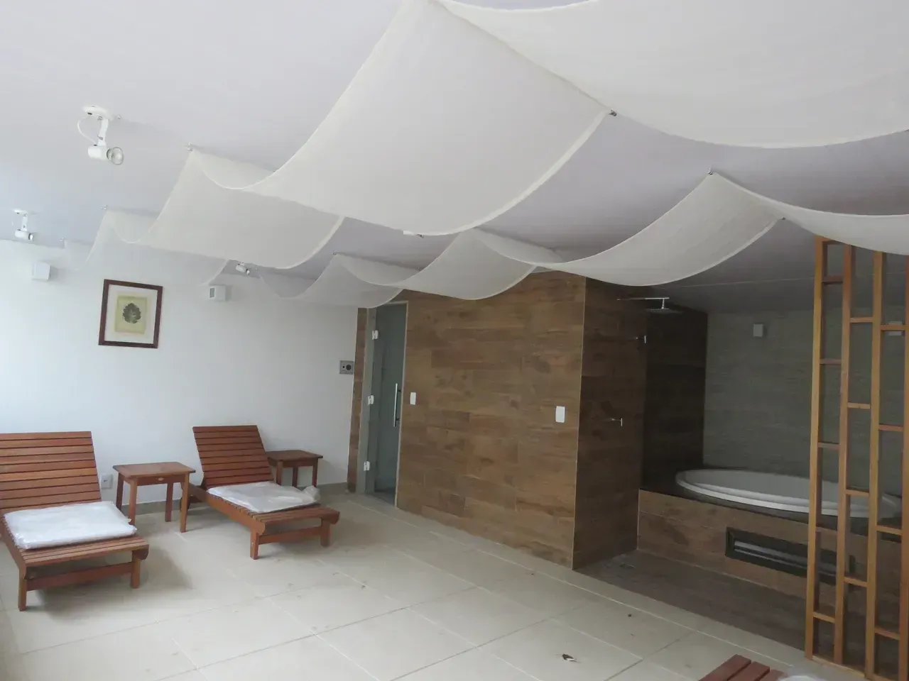 Apartment with 2 bathrooms and glass shower enclosures 61 m² — photo 24
