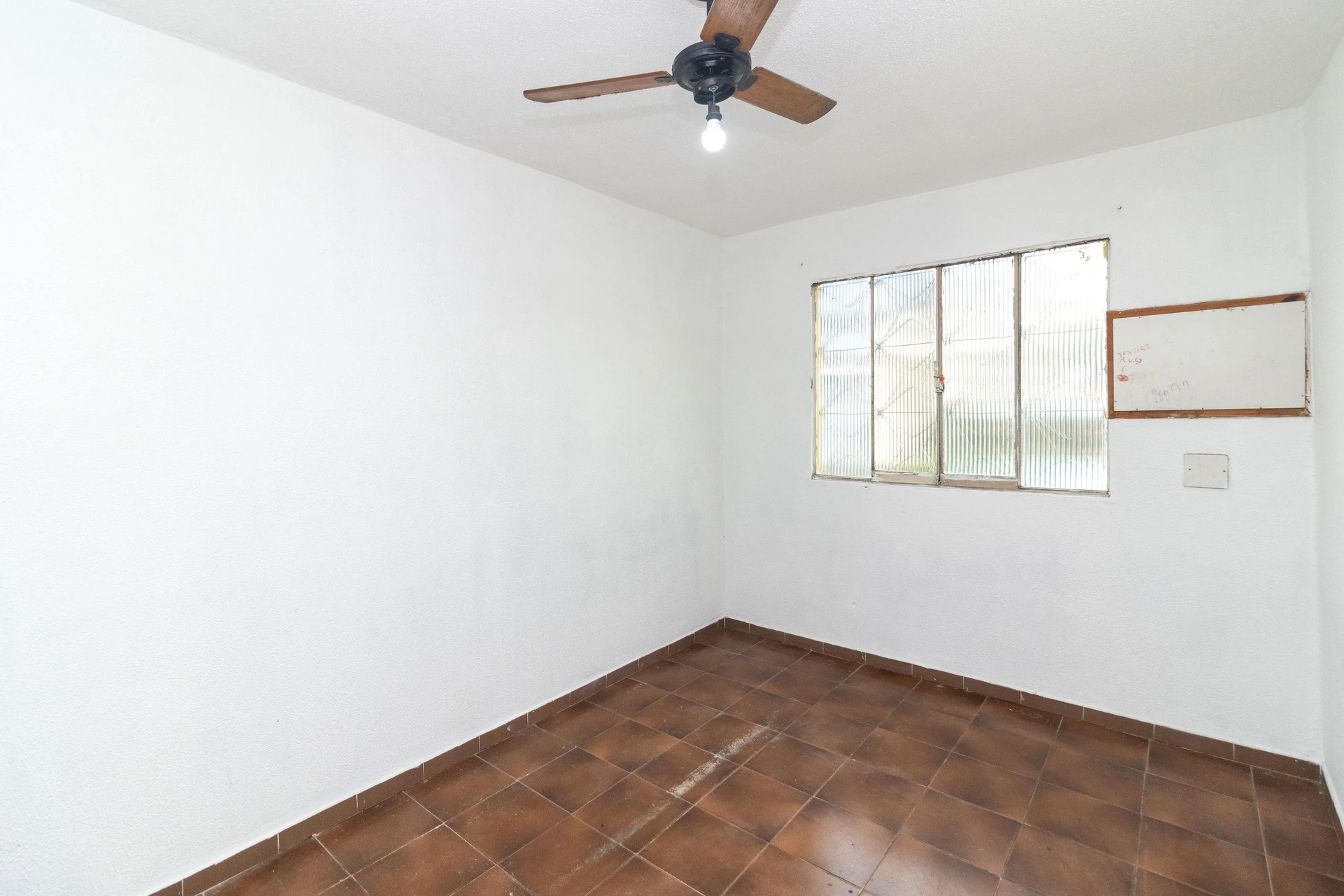 House with 2 bedrooms, 1 bathroom and 1 parking spot — photo 20