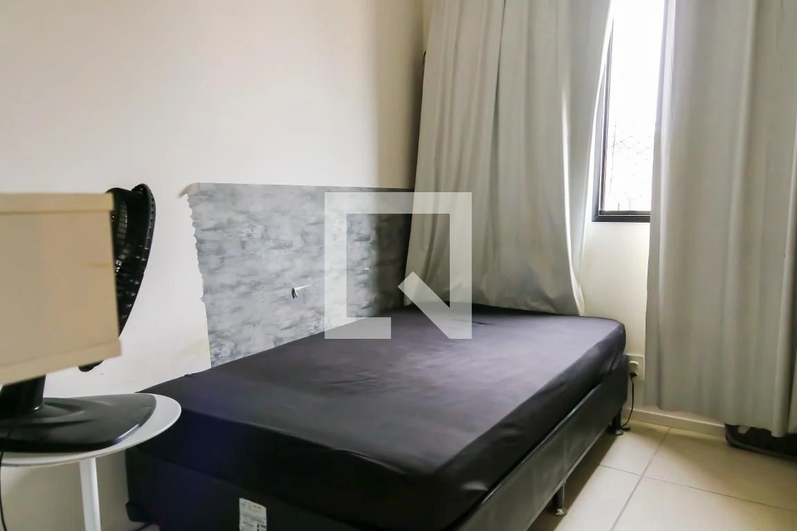 2-bedroom apartment with a home office — photo 30