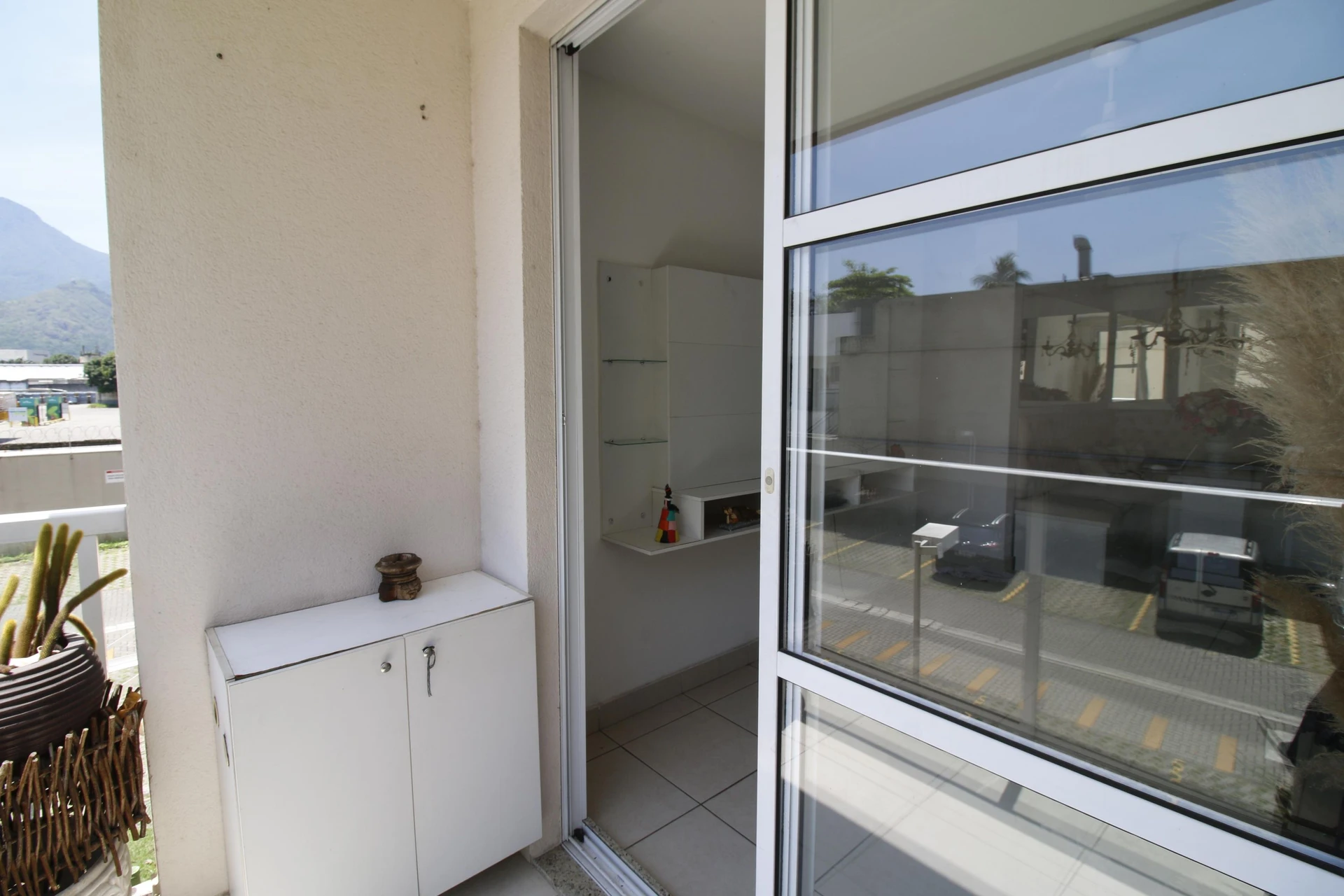 3-bedroom apartment in a building with a gym — photo 26