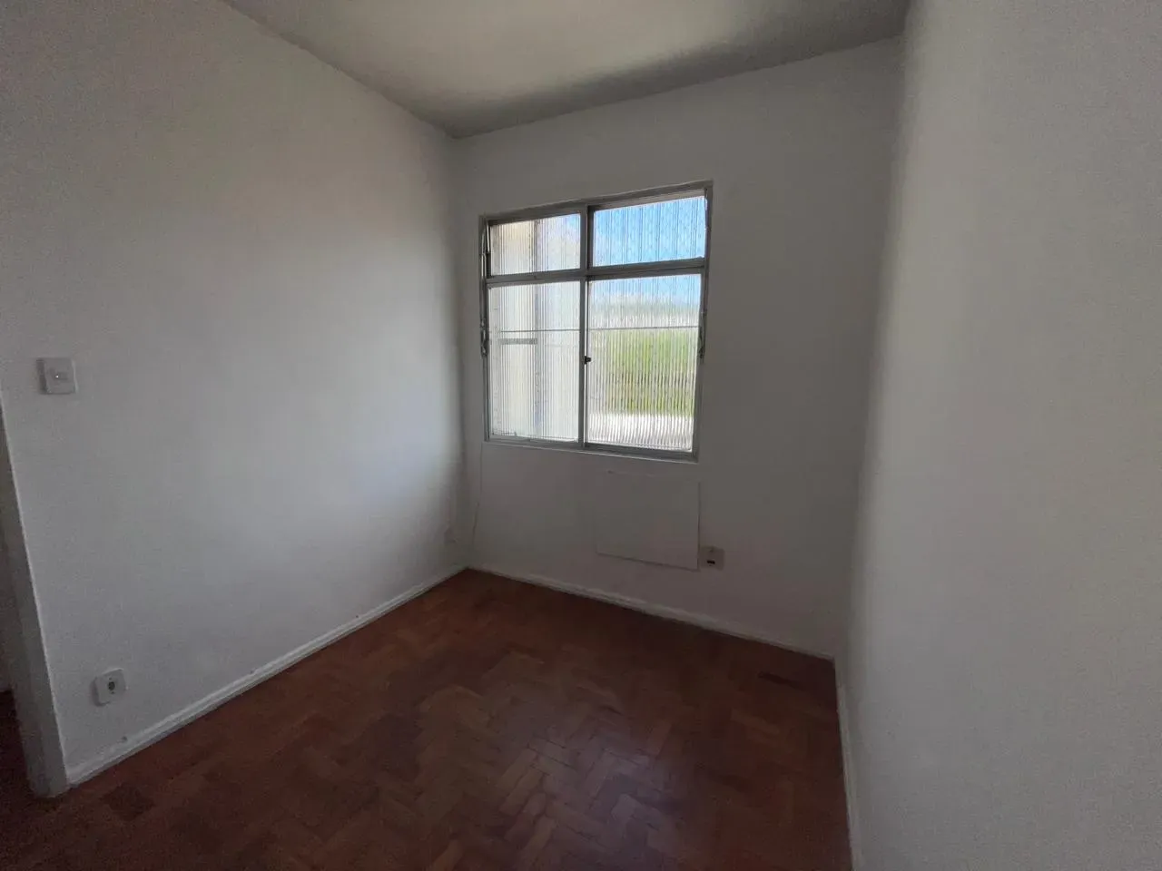 Wood or laminate floors in a 2-bedroom apartment, 60 m² — photo 13