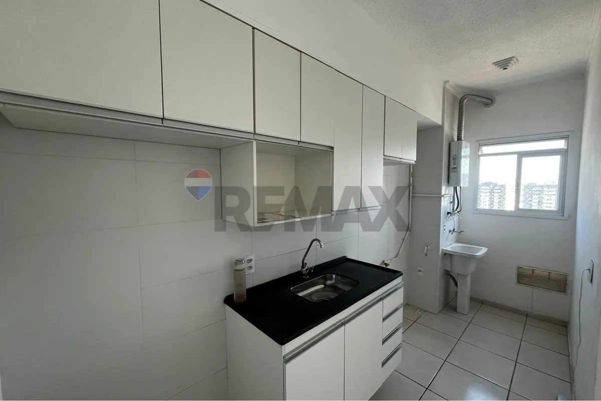 2-bedroom apartment with 1 bathroom and parking — photo 2