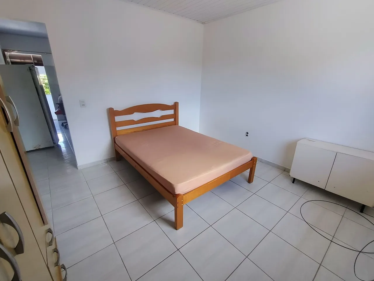 25 m² studio with a home office and a washing machine
