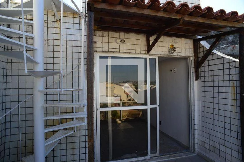 Top-floor rental with 4 bedrooms and 200 m² — photo 49