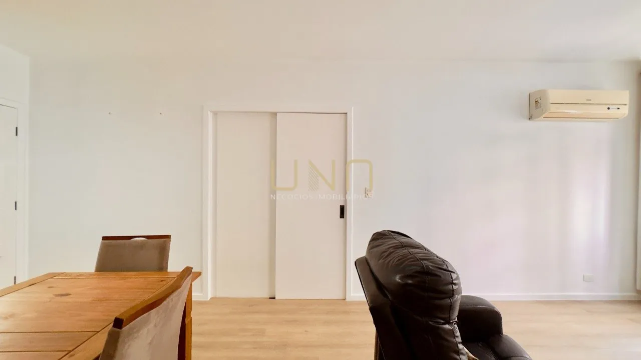 Vestidor y 2 dormitorios: departamento de 77 m² — photo 29
