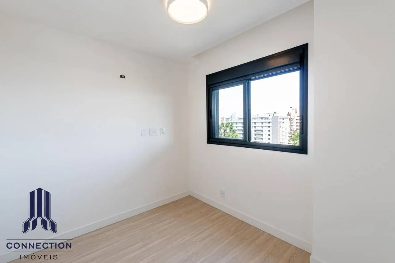 Floor-to-ceiling windows in a 2-bedroom apartment, 83 m² — photo 20