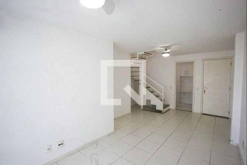 Balcony with a grill in a 3-bedroom apartment, 131 m² — photo 4