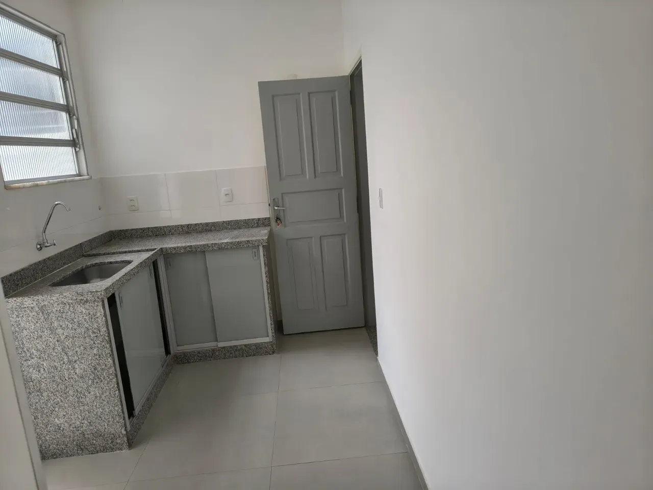 Apartment with 3 bedrooms and balcony grill — photo 27