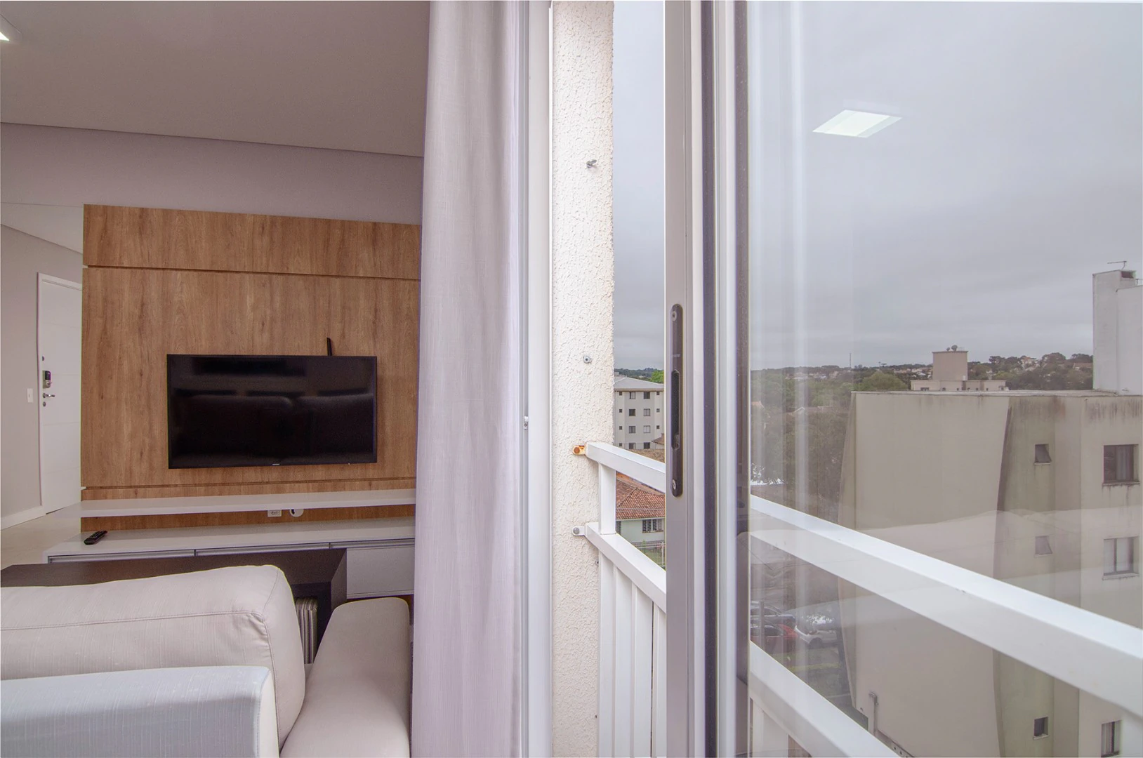 One-bedroom apartment with a washing machine in Curitiba — photo 14