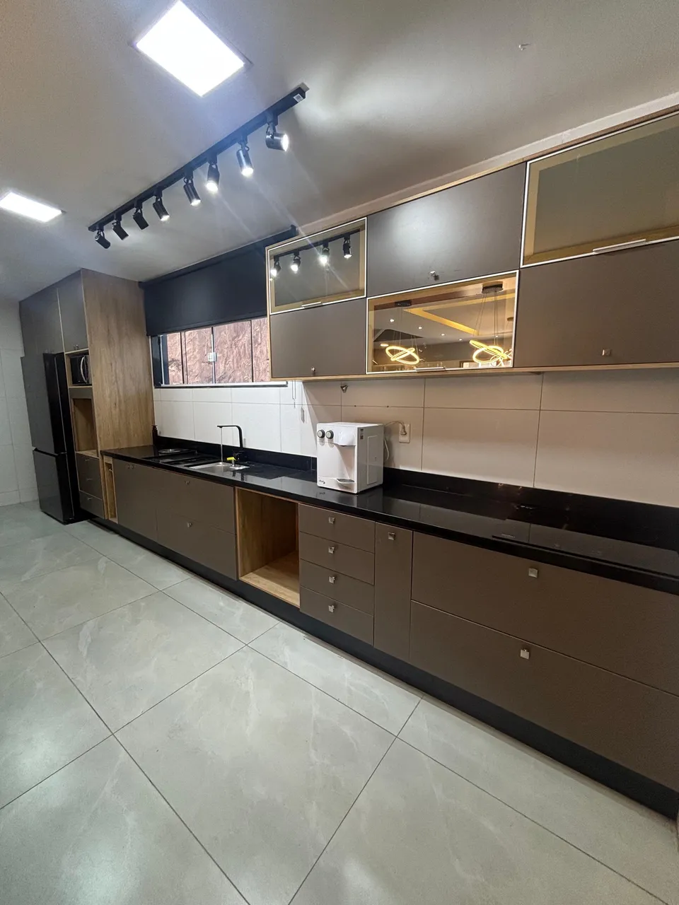 Furnished house with 4 bedrooms and a kitchen-dining area — photo 8