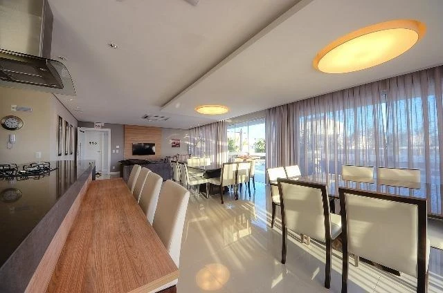 2-bedroom apartment with a mountain view — photo 11