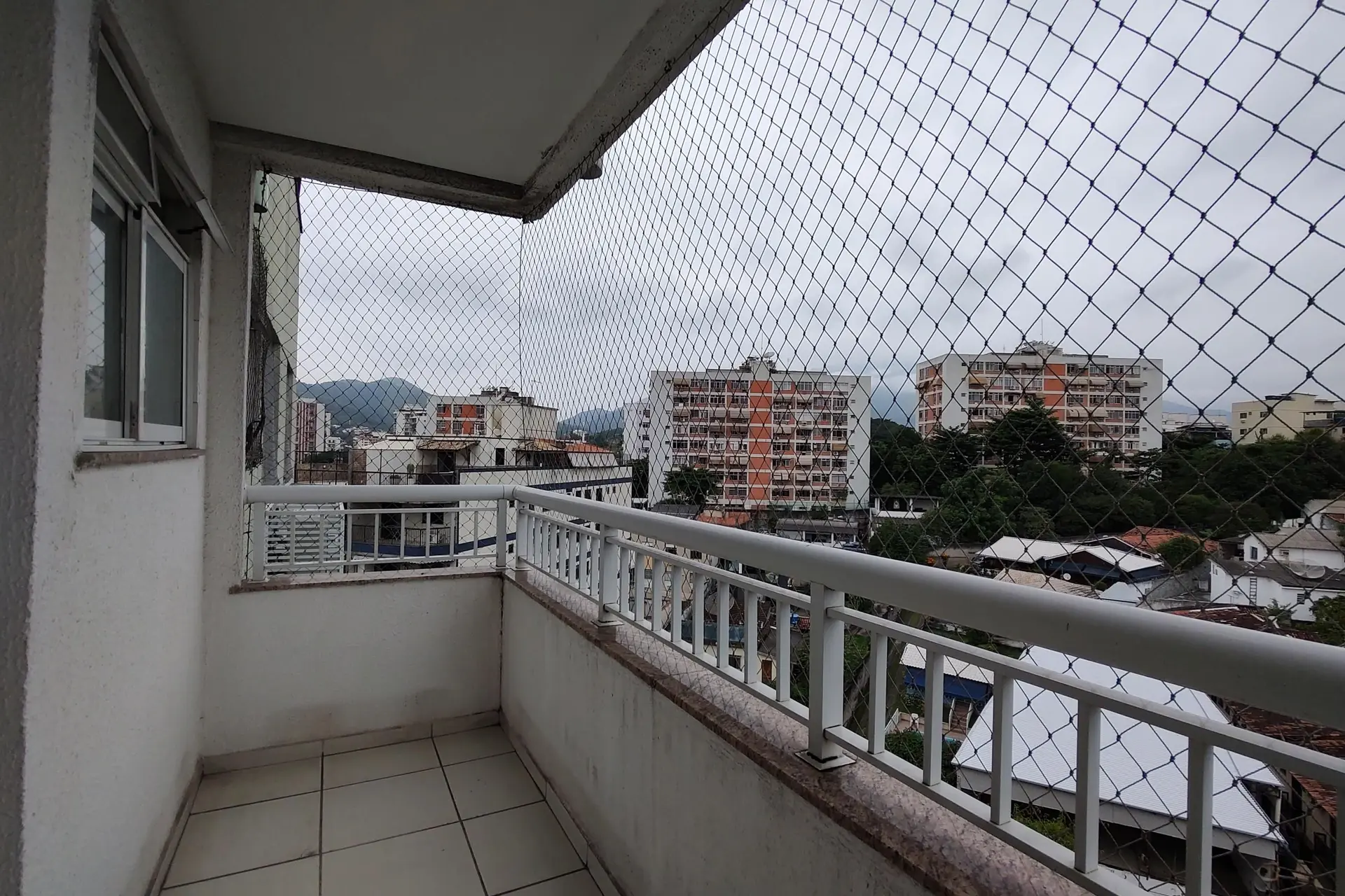 Furnished apartment with 3 bedrooms and 2 parking spots — photo 28