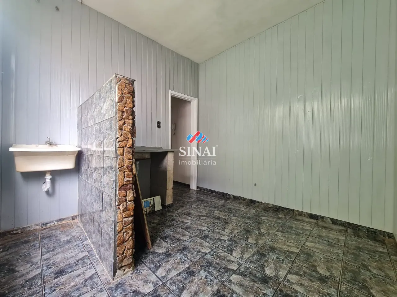 1-bedroom apartment with a compact gas kitchenette — photo 9