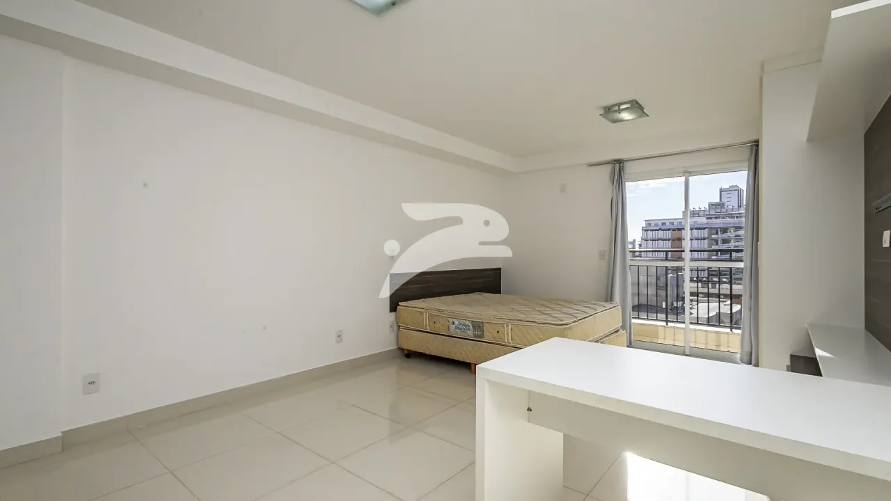 1-bedroom apartment with a balcony and fitted kitchen — photo 3