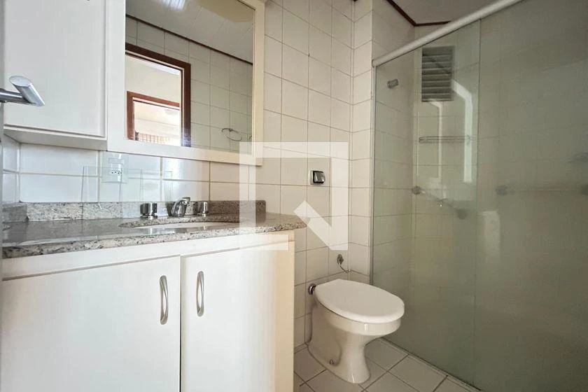 3-bedroom apartment in a building with a gym — photo 37