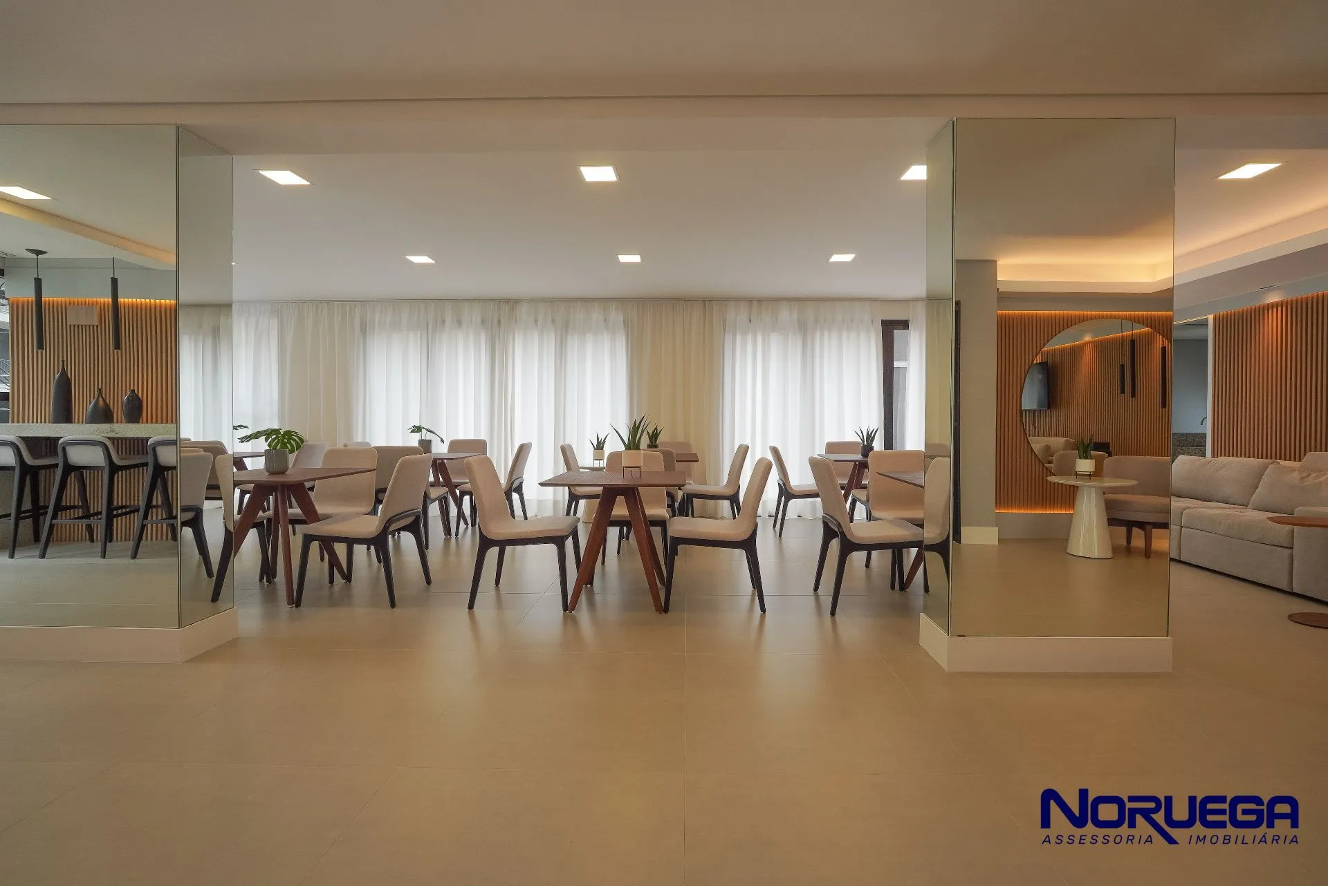 3-bedroom apartment with a glass-enclosed balcony — photo 30