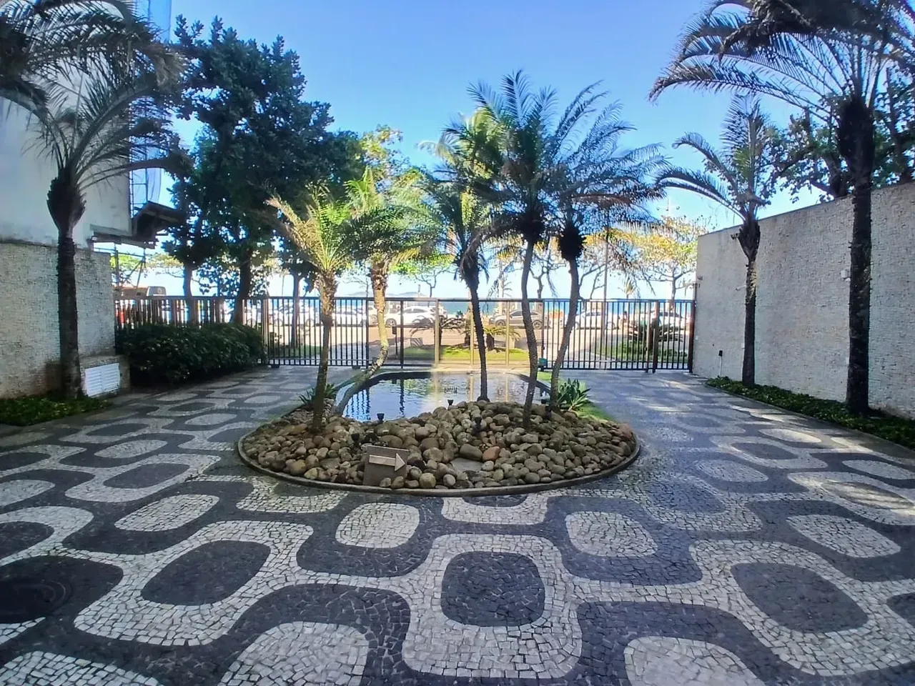 Apartment with balcony, 3 bedrooms and 3 bathrooms — photo 6