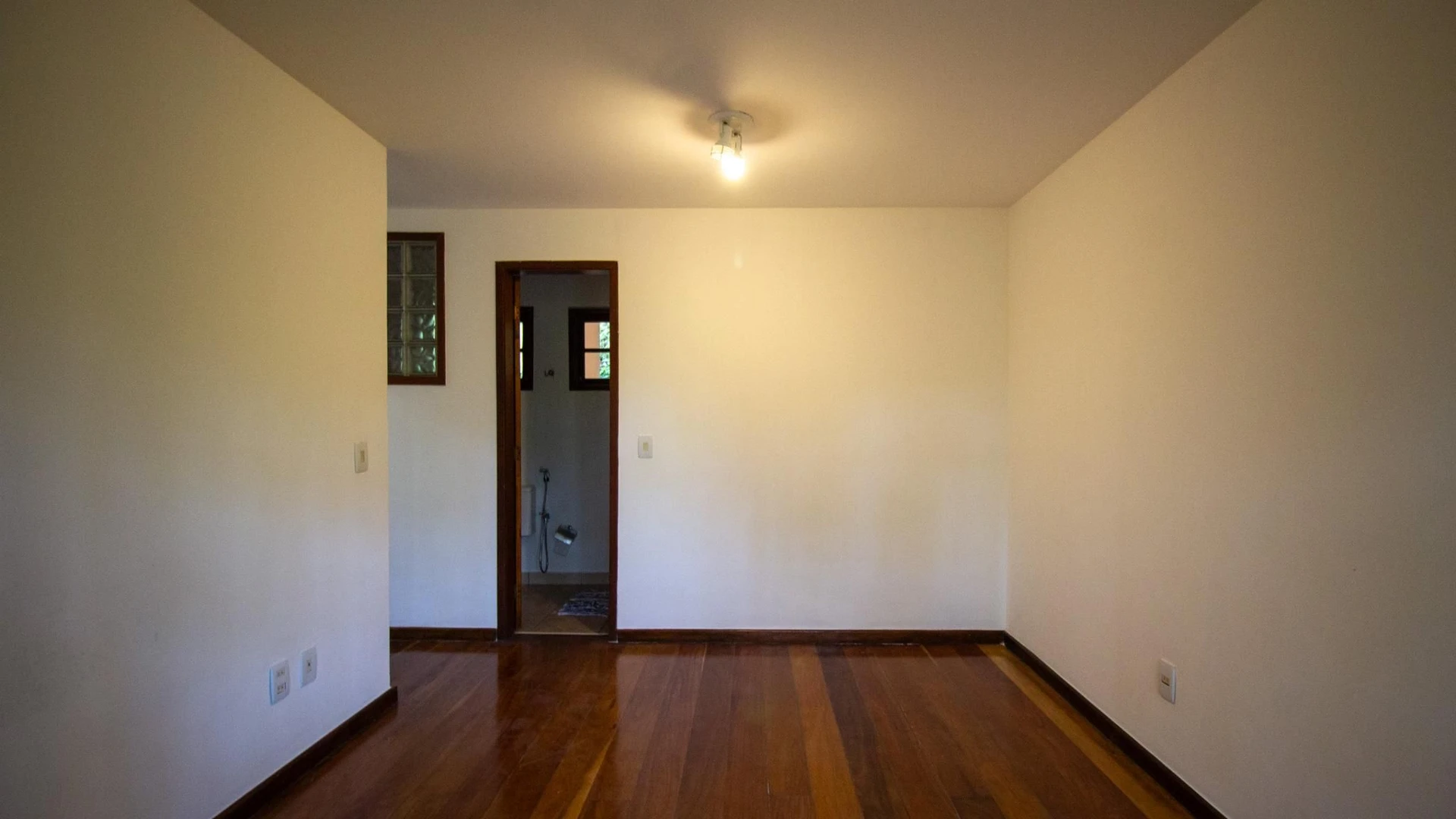 Casa com 4 quartos e 4 banheiros, com 3 vagas — photo 64