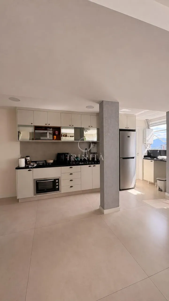 Unfurnished apartment with 3 bedrooms and 4 bathrooms — photo 4