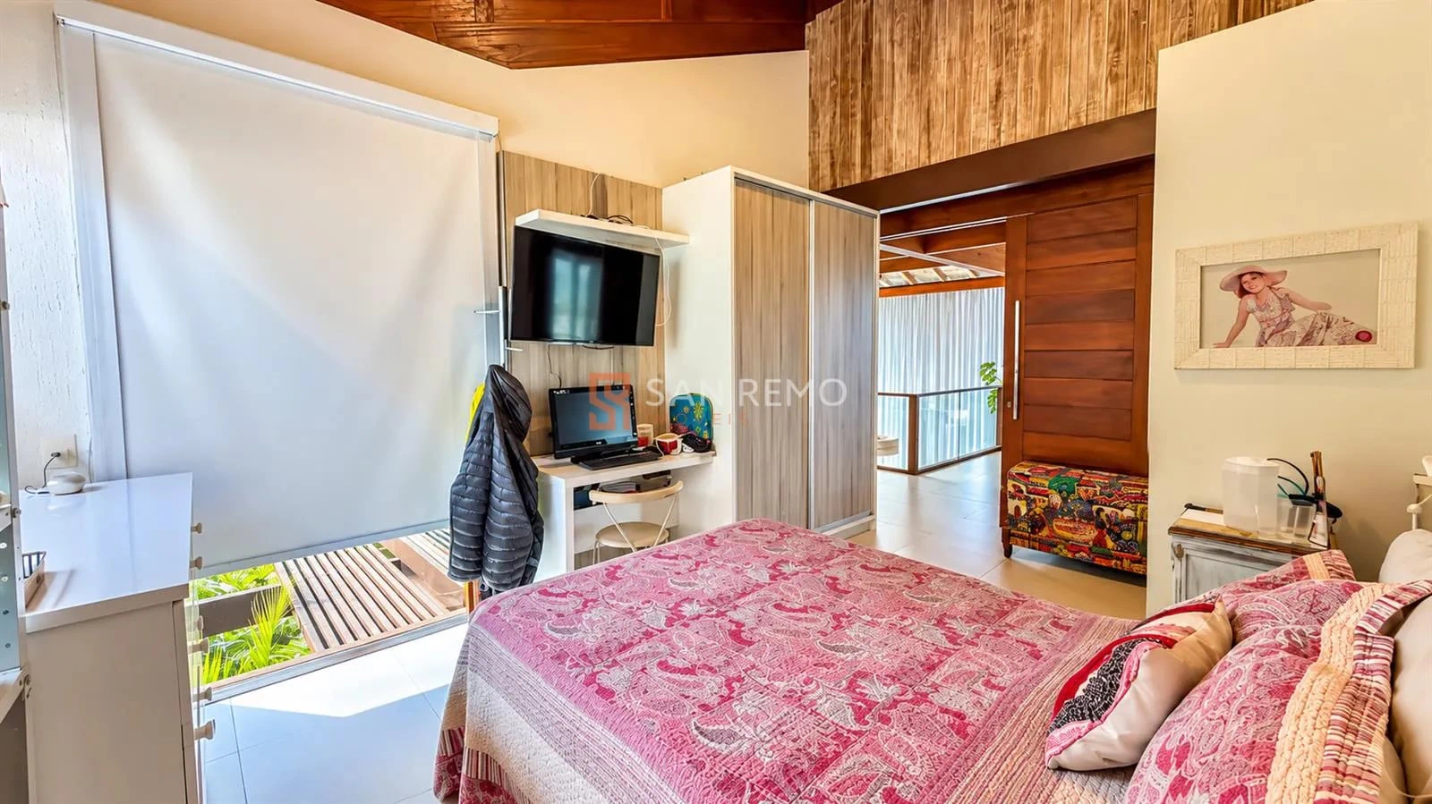 6-bedroom house with a walk-in closet in Florianópolis — photo 20