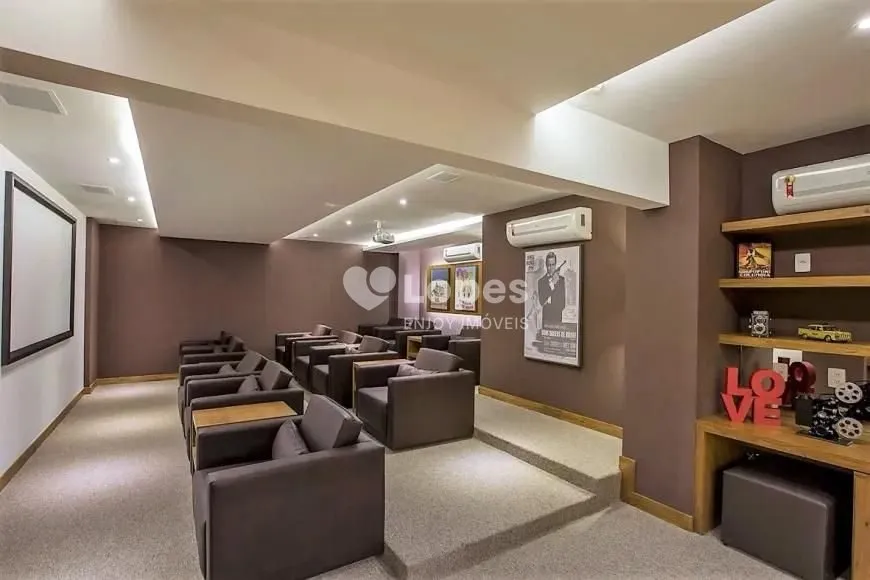 Furnished 2-bedroom apartment with a desk and 71 m² — photo 36