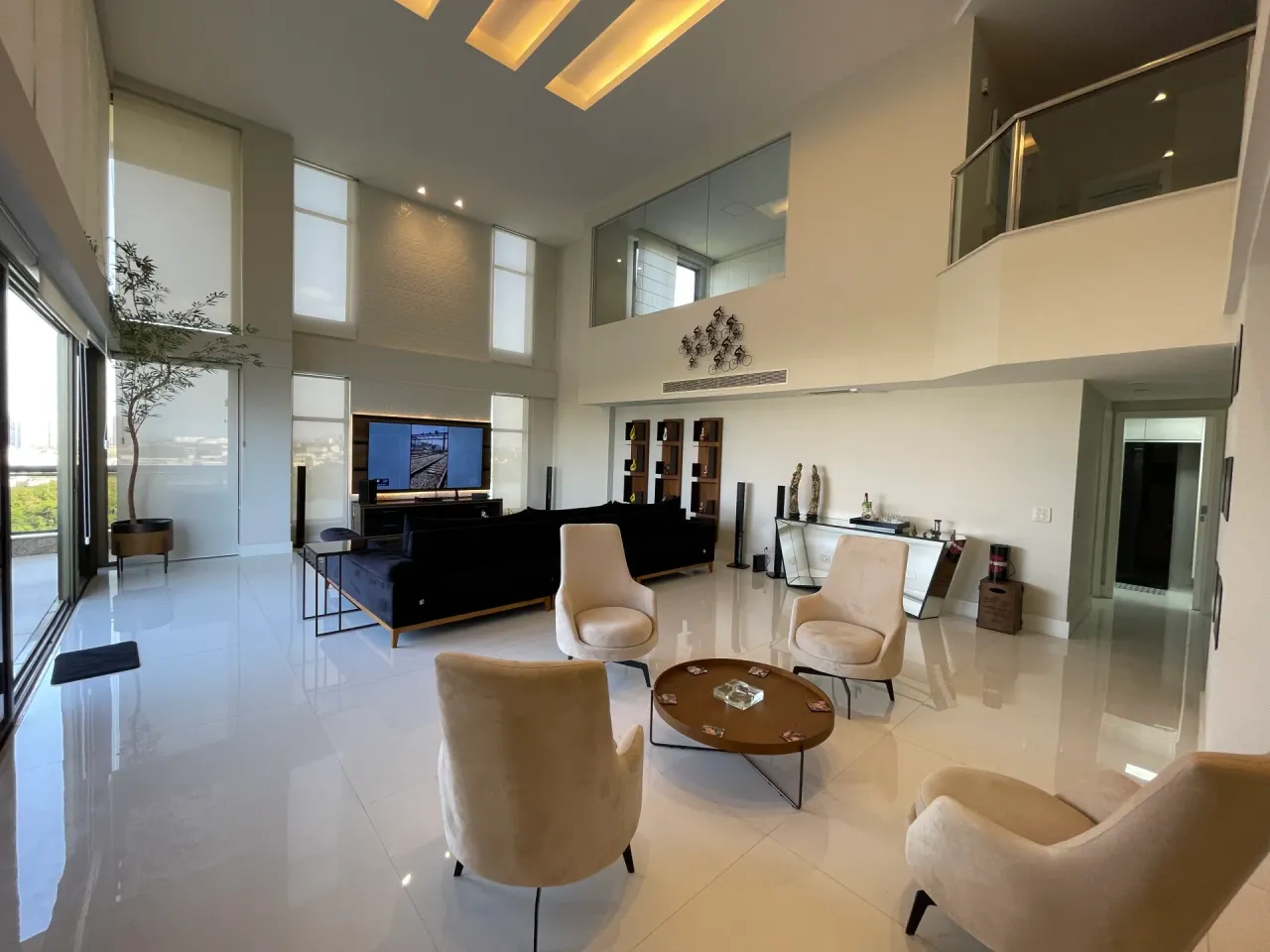 Apartamento de 4 dormitorios con balcón acristalado y 267 m² — photo 10