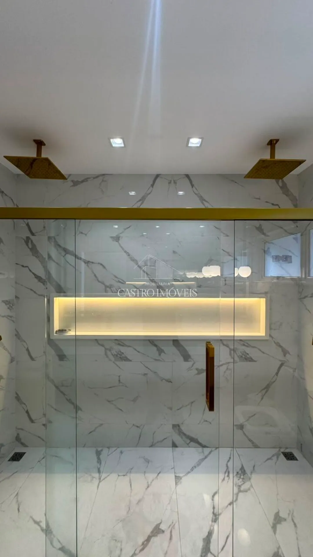 540 m² triplex house with 4 en-suite bedrooms — photo 15