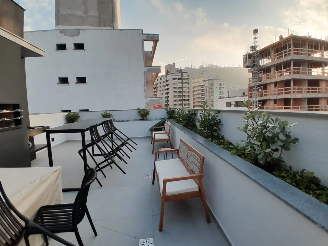 One-bedroom apartment with a mountain view in Florianópolis — photo 16