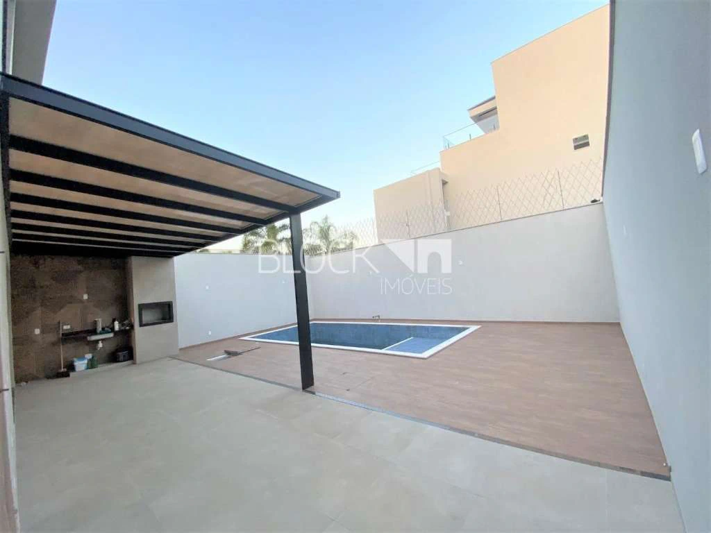 335 m² unfurnished house with 3 en-suite bedrooms — photo 25
