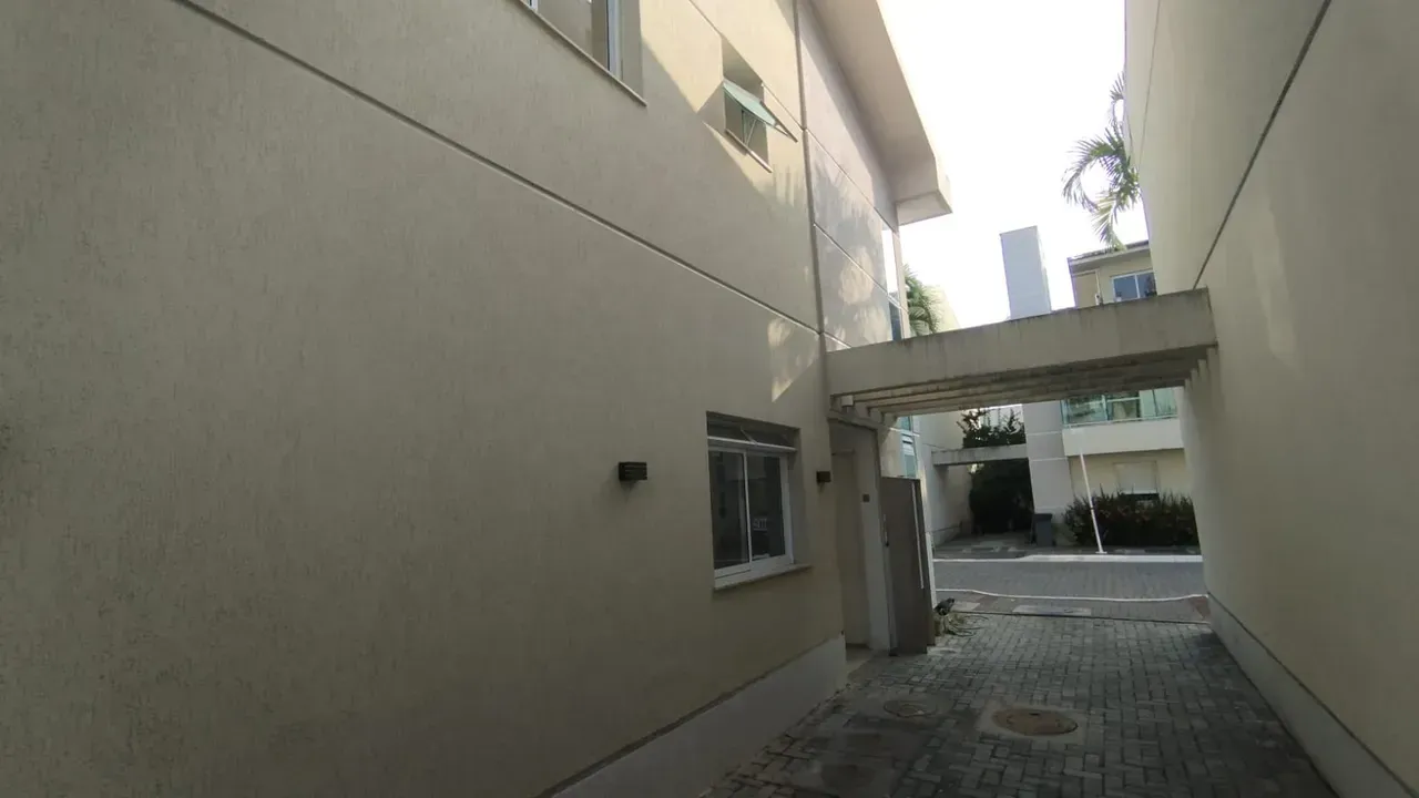 House with 5 bedrooms and 5 bathrooms and balcony grill — photo 14