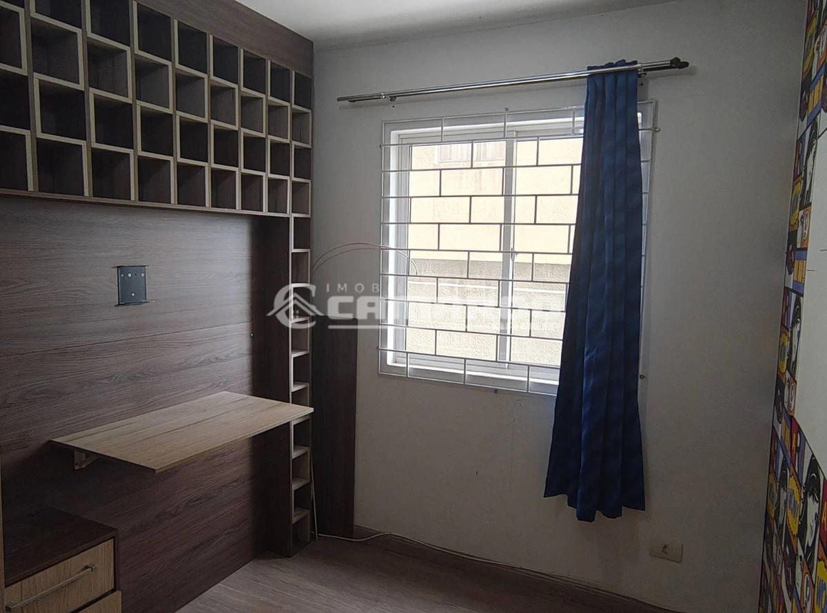Wood or laminate floors in a 3-bedroom apartment, 56 m² — photo 20