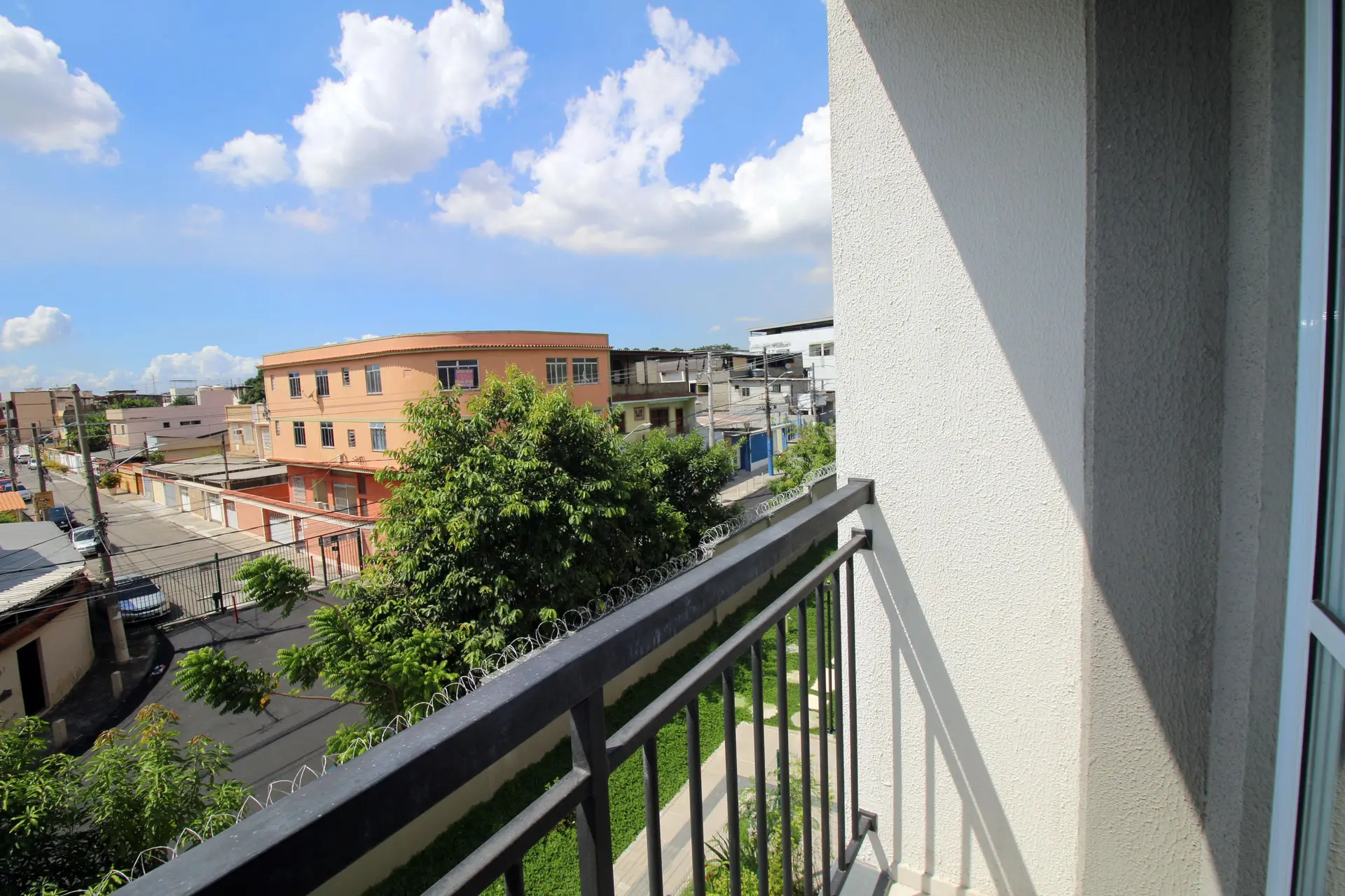 2-bedroom apartment in a building with a gym — photo 51