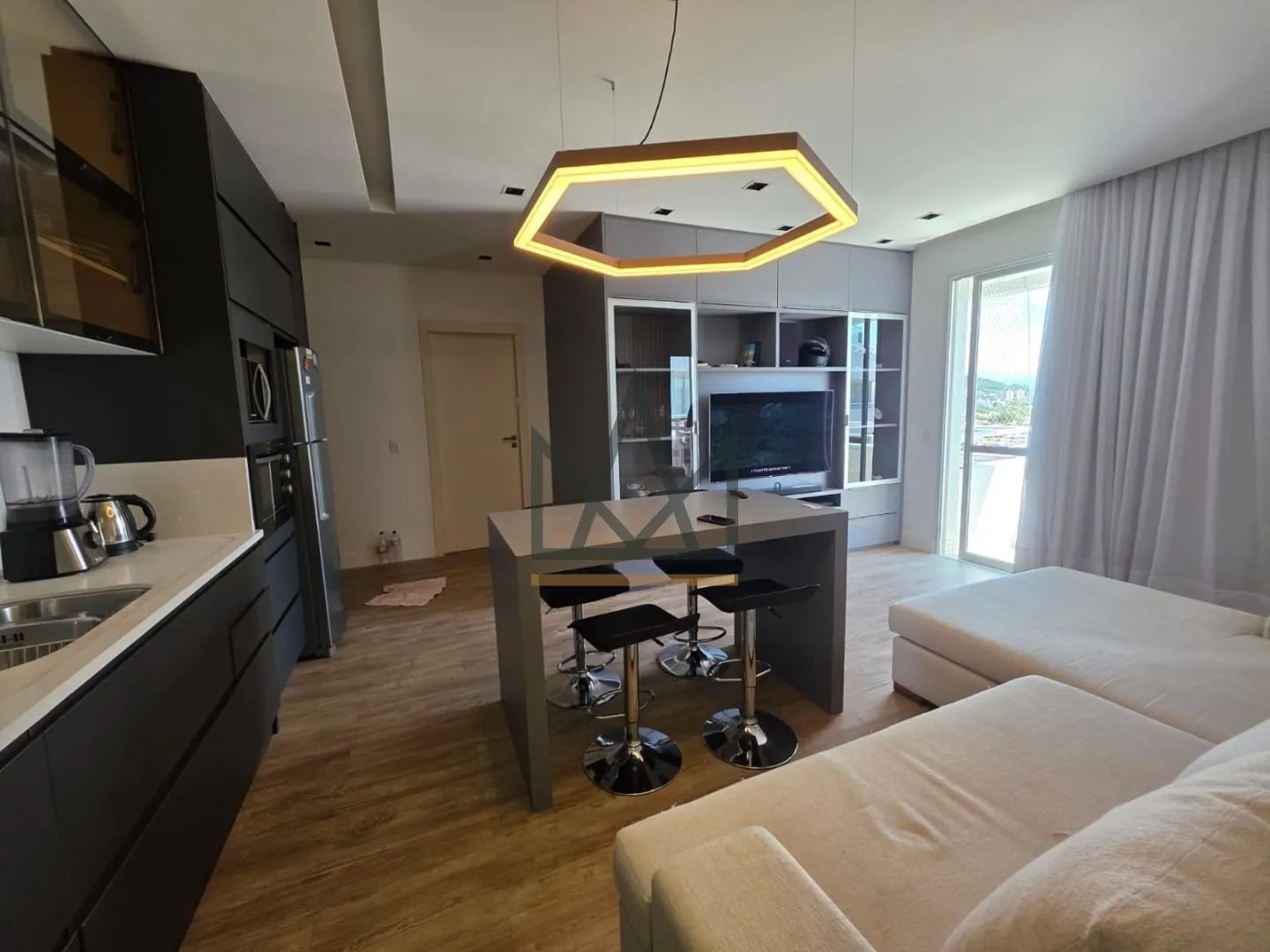 Apartamento com 2 suítes, 86 m² e varanda com vidro — photo 2