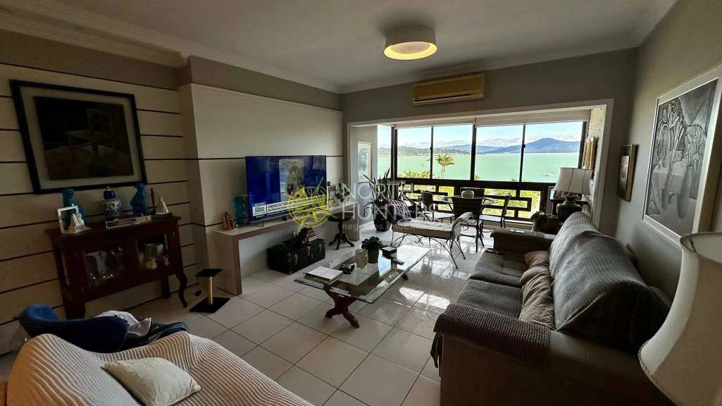 246 m² duplex-style living with private BBQ — photo 2