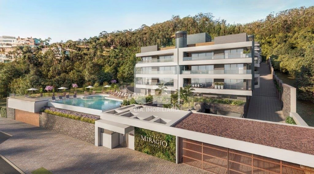 165 m² apartment with 3 en-suite bedrooms and 5 baths