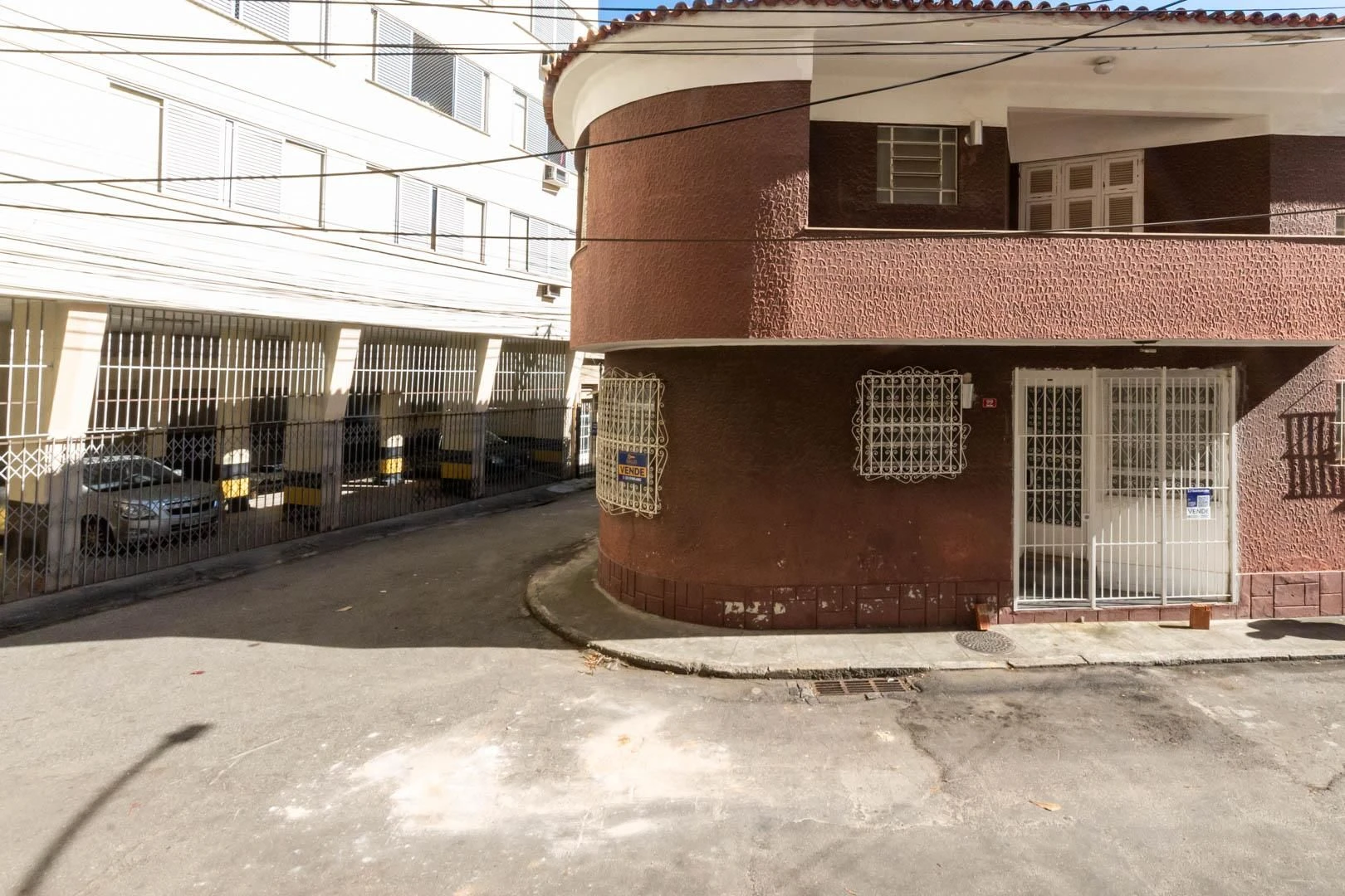 One-bedroom apartment with a washing machine — photo 19