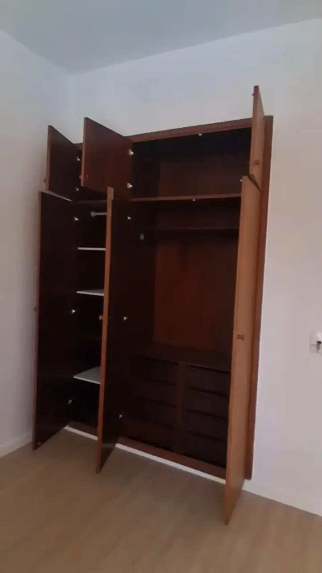 3-bedroom apartment with a gas stove and 1 parking spot — photo 17