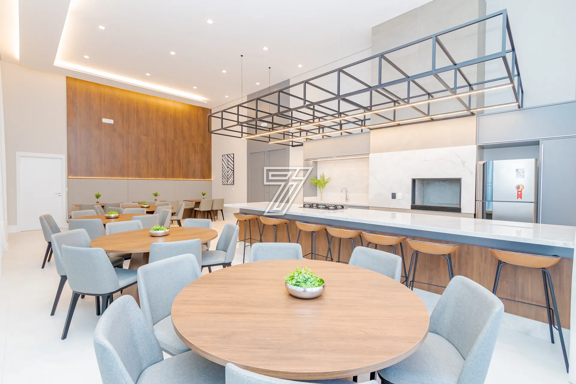 2-bedroom apartment with suite, open kitchen and 2 parking — photo 60