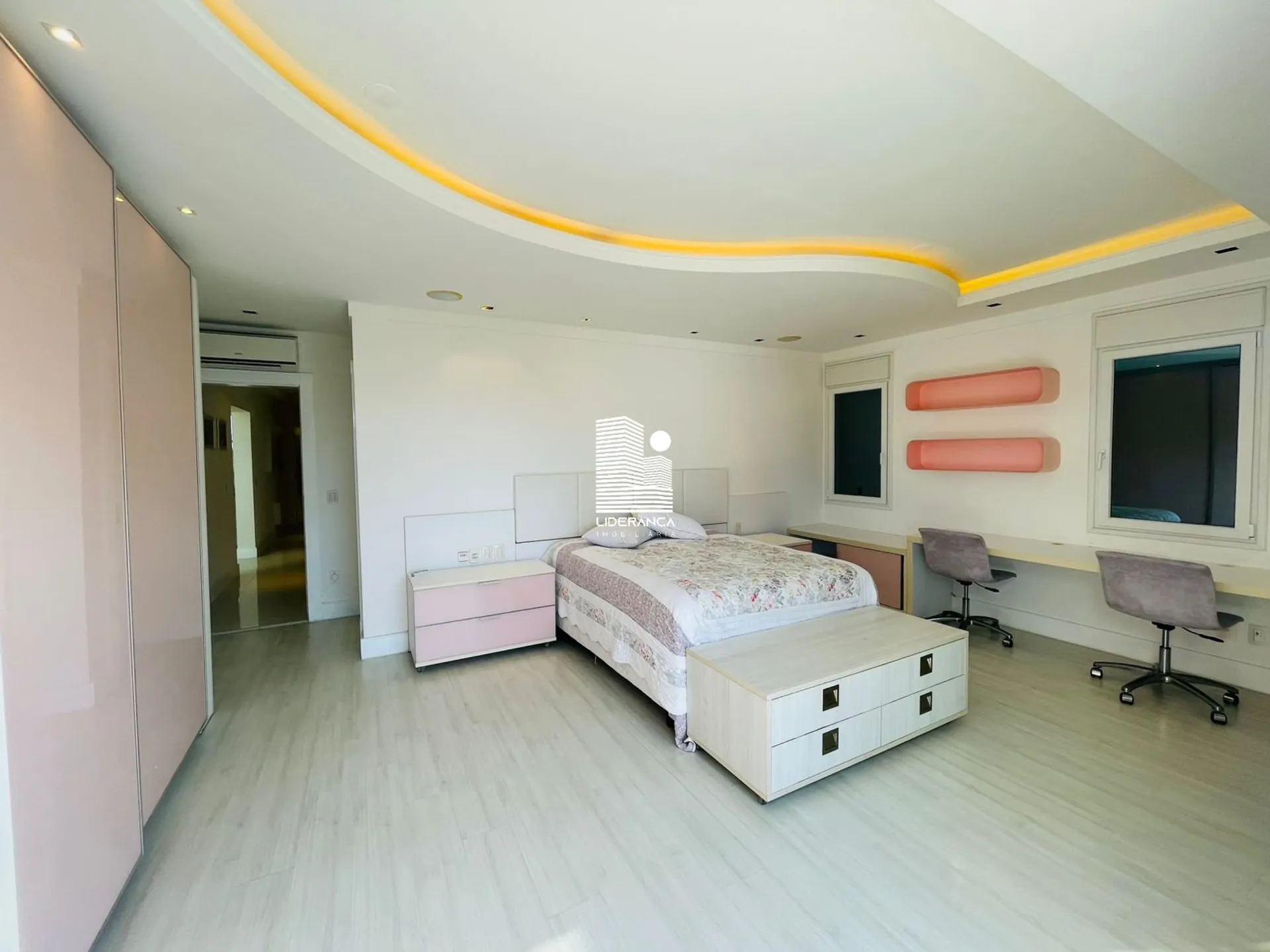 Casa mobiliada com 9 dormitórios e jardim privativo — photo 22