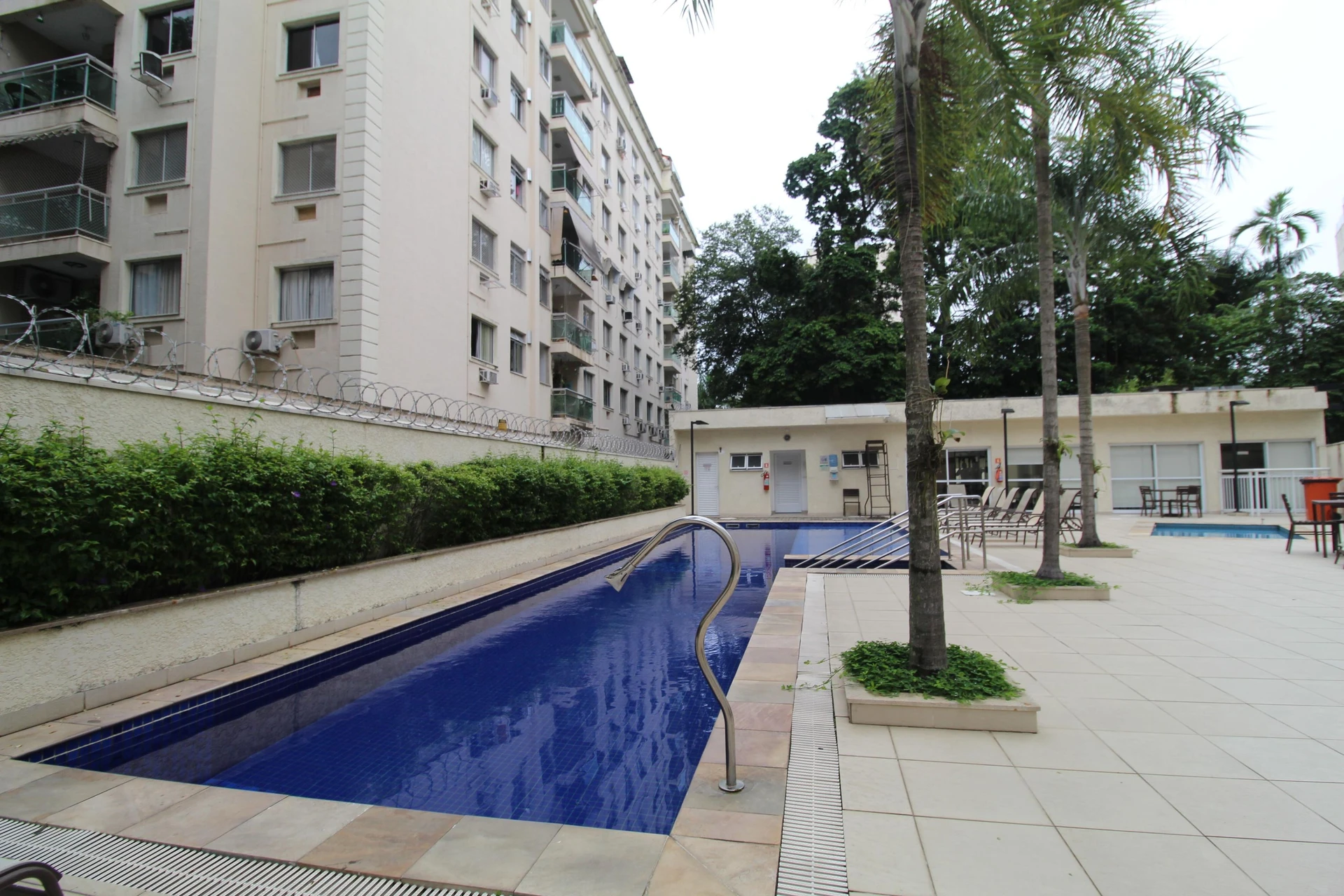Furnished apartment, 72 m², with a glass-enclosed balcony — photo 7