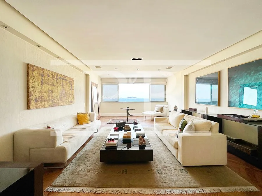 4-bedroom apartment with 4 bathrooms and 190 m²