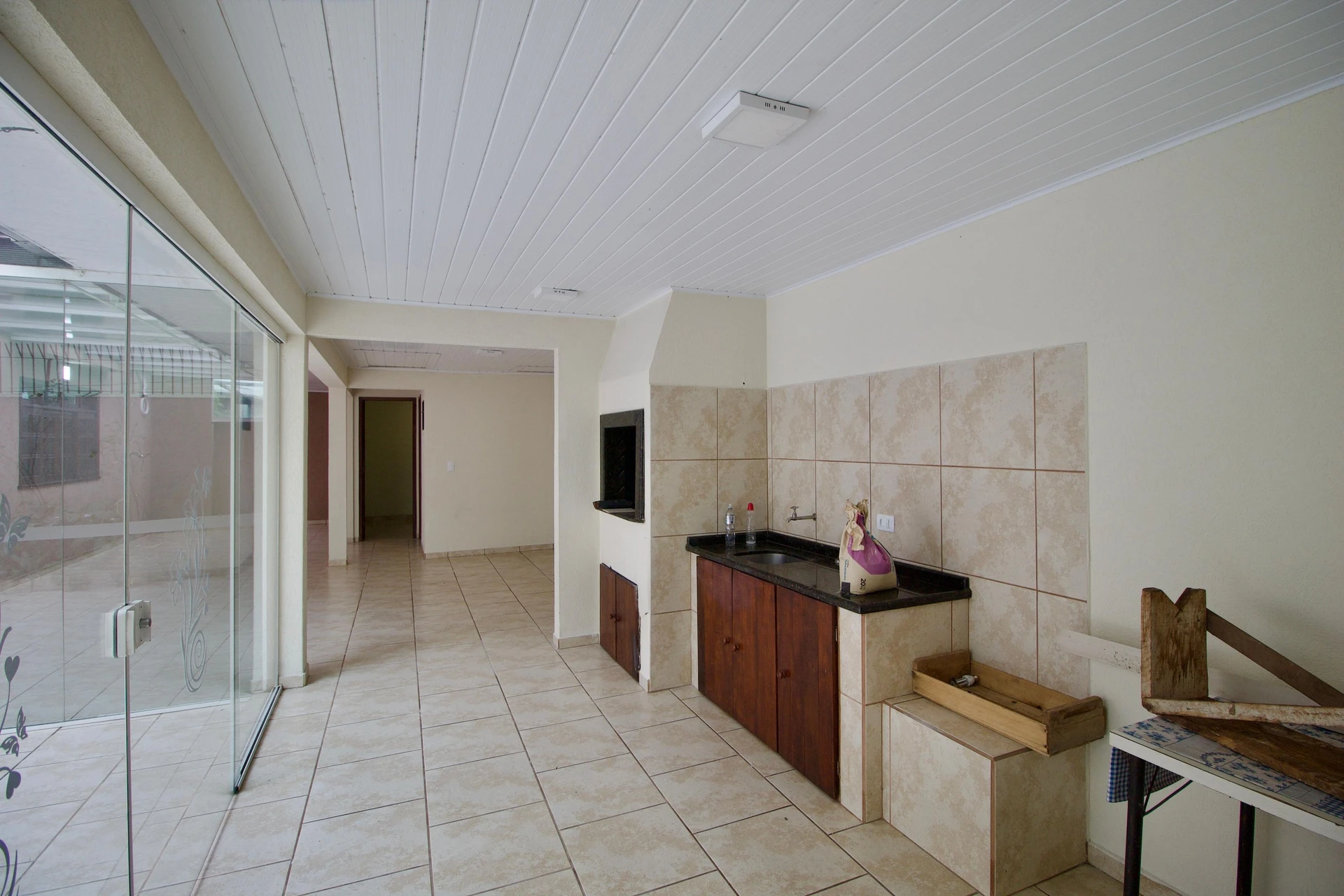 4-bedroom house with a garden in Curitiba — photo 41
